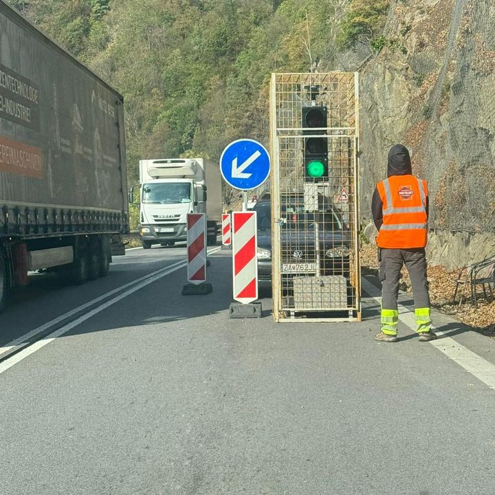 Obrázok k článku OBMEDZENIA NA CESTE I/18 STREČNO: Doprava riadená signalizáciou tento víkend, od 14. októbra bez obmedzení! 