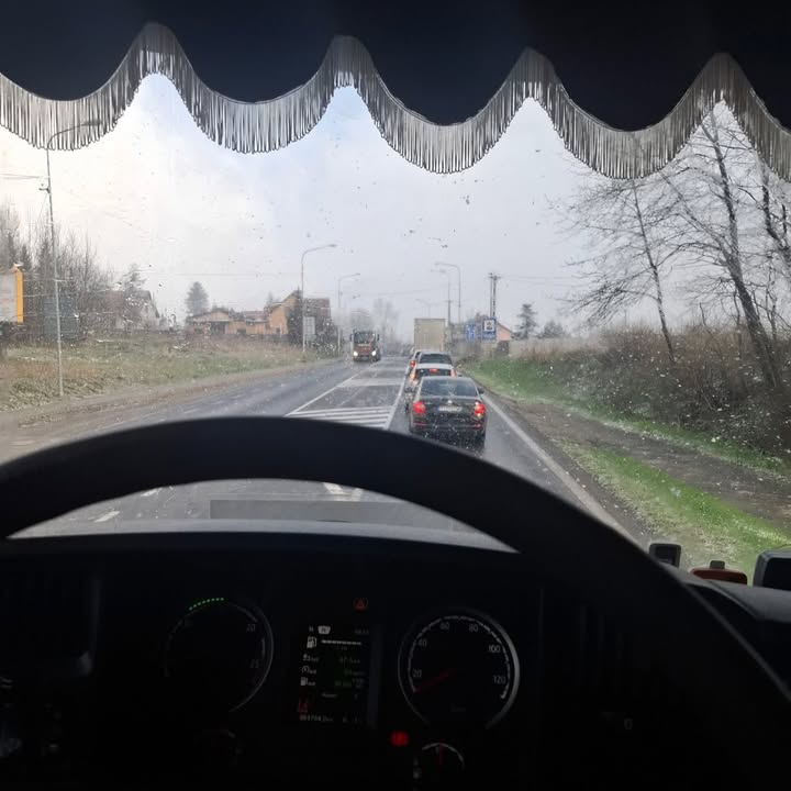 Obrázok k článku Kolóna na D1 pod Dubnou skalou a vo Vrútkach smerom do Žiliny!