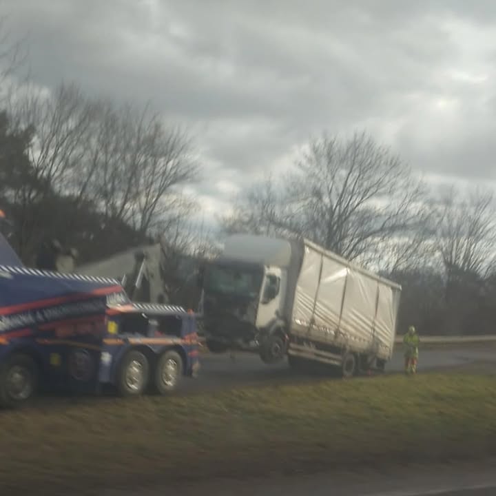 Obrázok k článku Premávka zo Žiliny obnovená, očakávajte dlhé zdržanie! Jazdite opatrne!