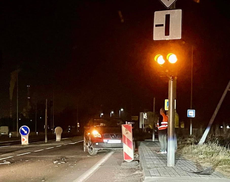 Obrázok k článku Nehoda na križovatke Sconto: Aktuálne informácie #strečnovodiči  E.Tišťan