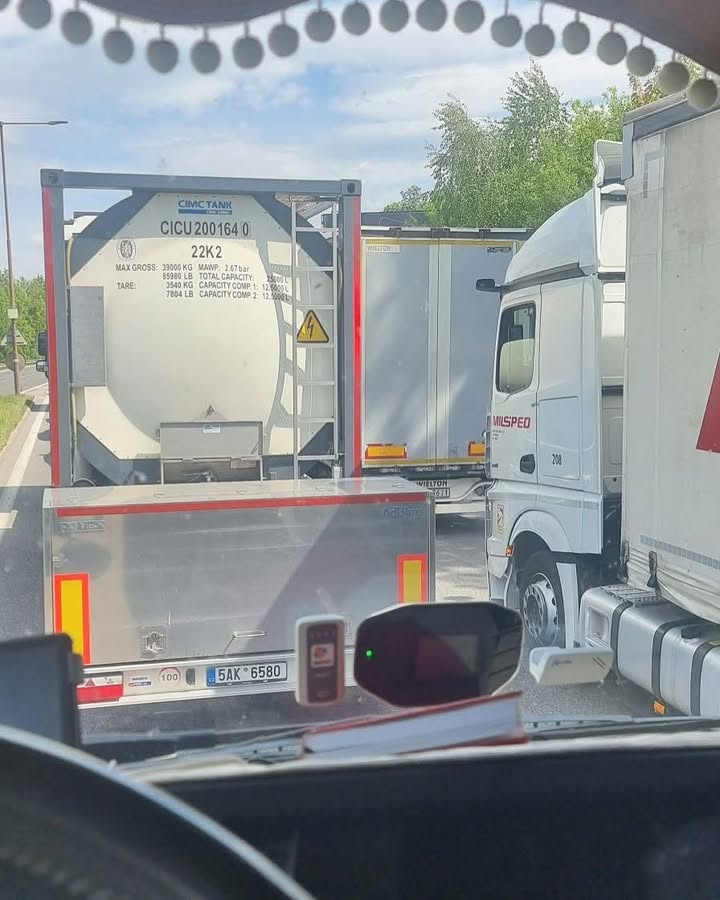 Obrázok k článku Zdržanie 45 minút na Košickej a kolóna od Dubnej skaly smer ZA #strečnovodiči