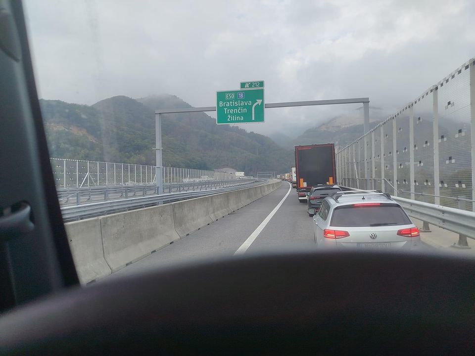 Obrázok k článku Dnes veľké obojsmerné zdržanie, vyhnite sa Strečne!