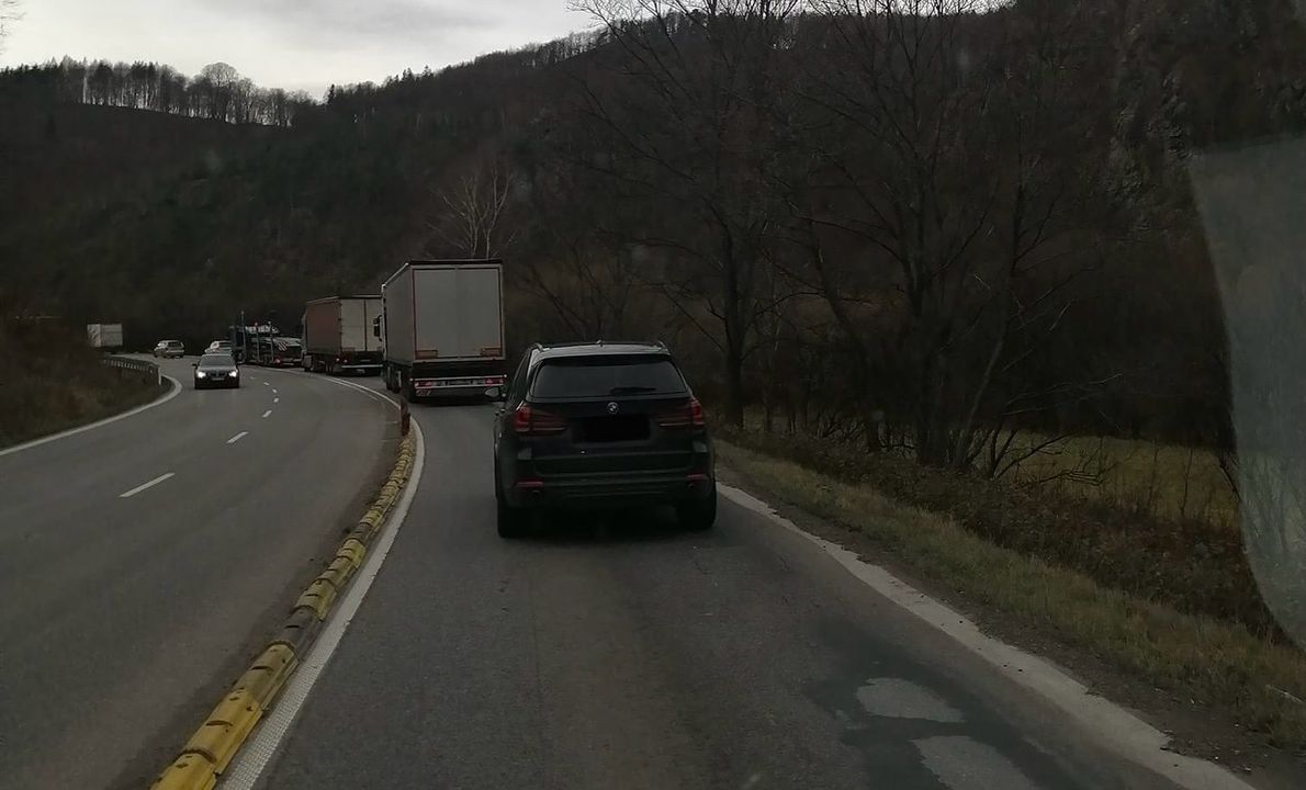 Obrázok k článku Dôležitosť správneho osvetlenia auta počas jesenných jázd: Nezabudnite skontrolovať stretávacie svetlá!