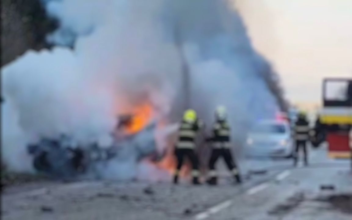 Obrázok k článku Obchádzkové trasy pri hrade Strečno kvôli uzavretej ceste po tragickej nehode!