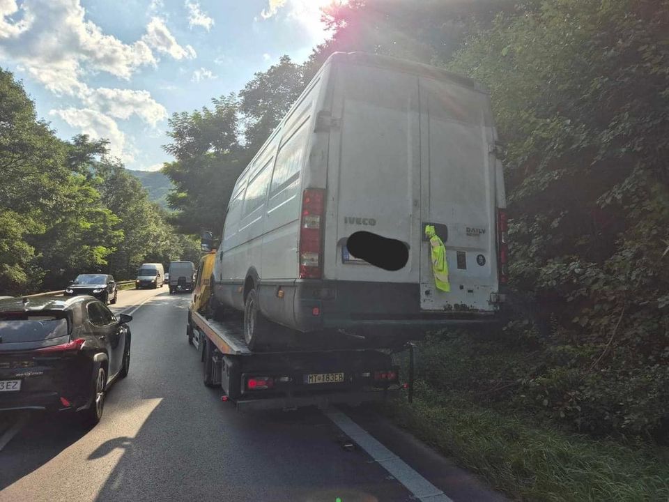 Obrázok k článku Strečnianska cesta ostáva nebezpečná pre vodičov, na pomoc prichádza odtahová služba PMP Truck!